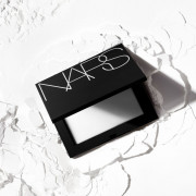 NARS Light Reflecting Pressed Setting Powder 10g   娜斯裸光蜜粉餅